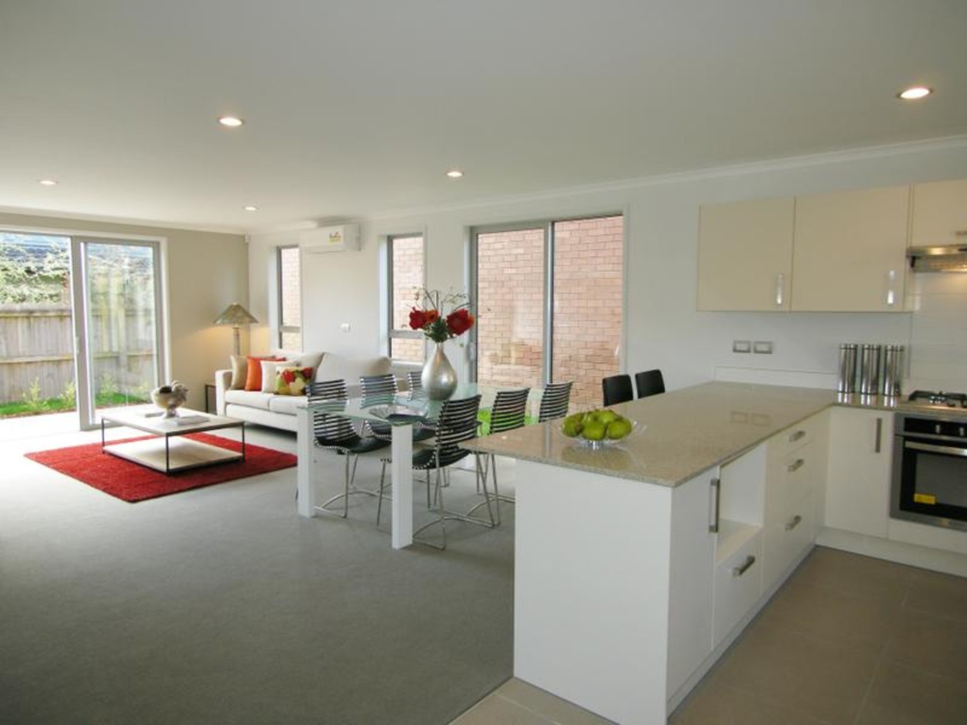 75a Fields Parade, ALBANY, North Shore City