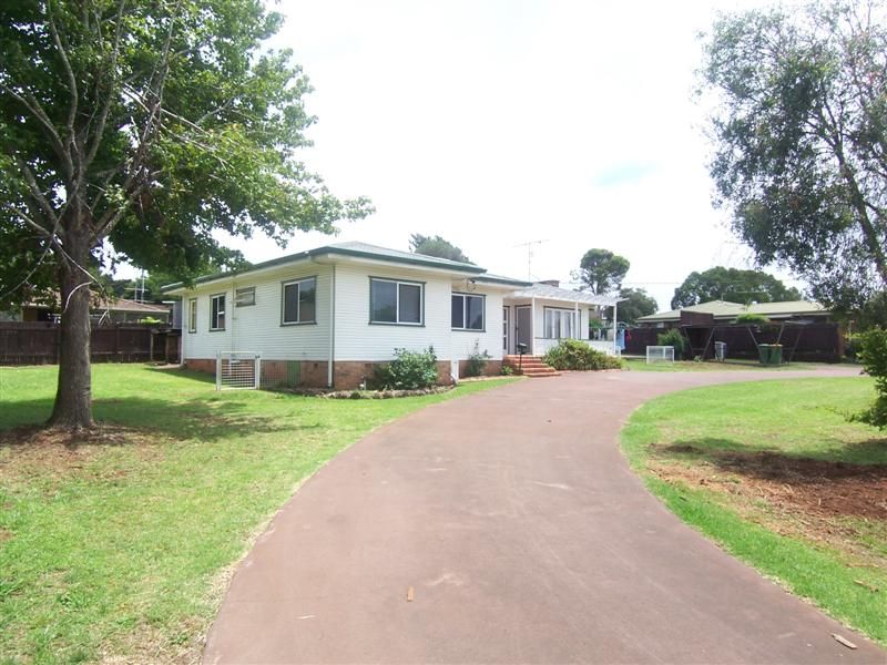 189 Ramsay Street, CENTENARY HEIGHTS QLD 4350