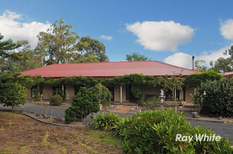 6 Browns Road, DEVON MEADOWS, VIC 3977