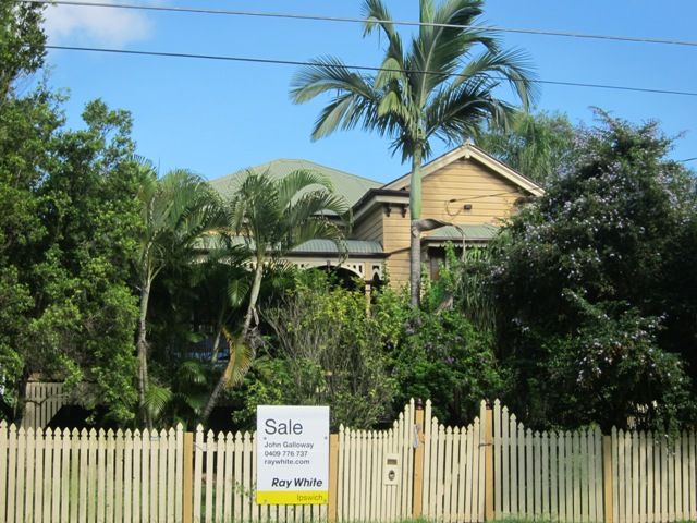 10 Macgregor Street, WOODEND QLD 4305