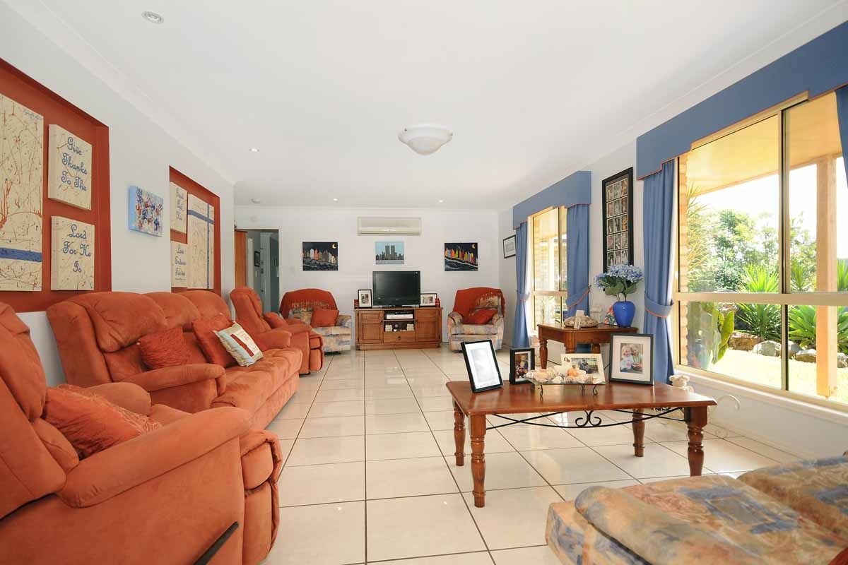 10 Traverston Court, PRESTON, QLD 4352