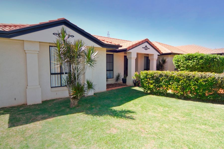 2 Menzies Street, MIDDLE RIDGE QLD 4350