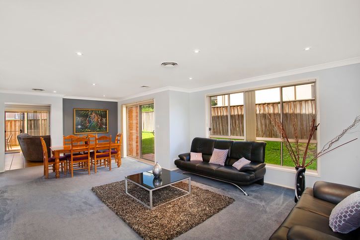 10 Dutton Road, BEAUMONT HILLS, NSW 2155