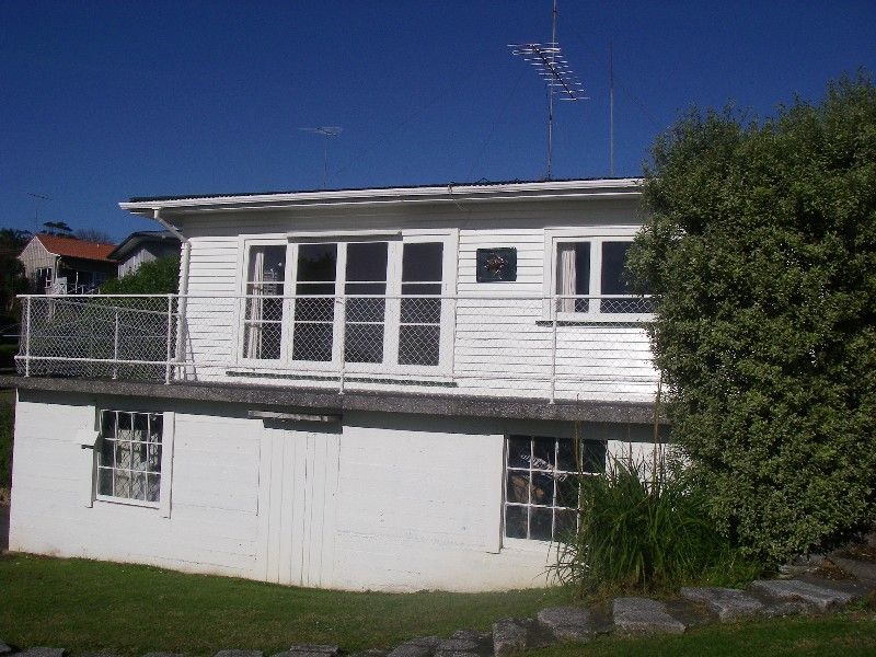 SNELLS BEACH, Rodney