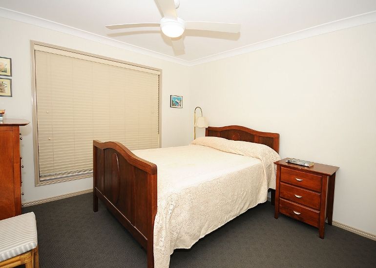 12 Barry Street, TORQUAY, QLD 4655