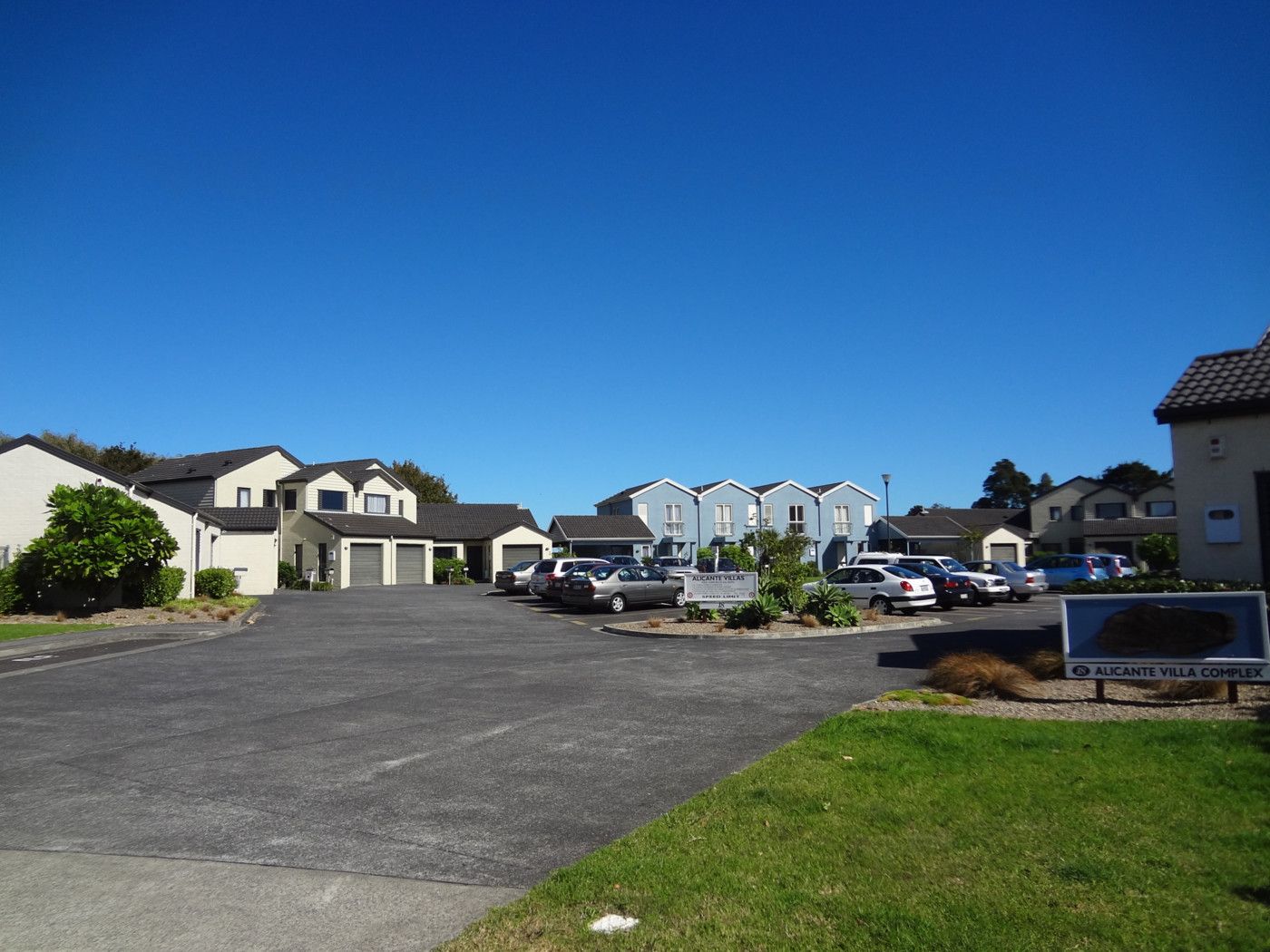 19/18 Alicante Avenue, Hill Park, Manukau City