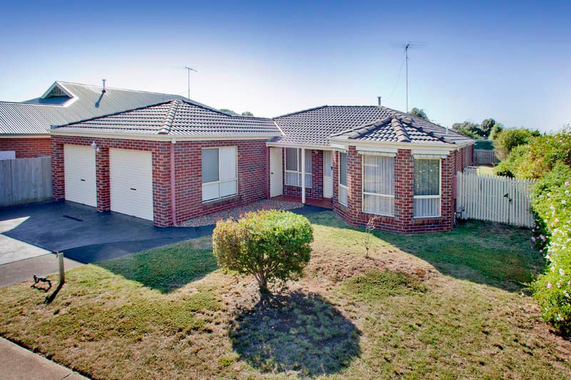 33 Richard Drive, LARA VIC 3212