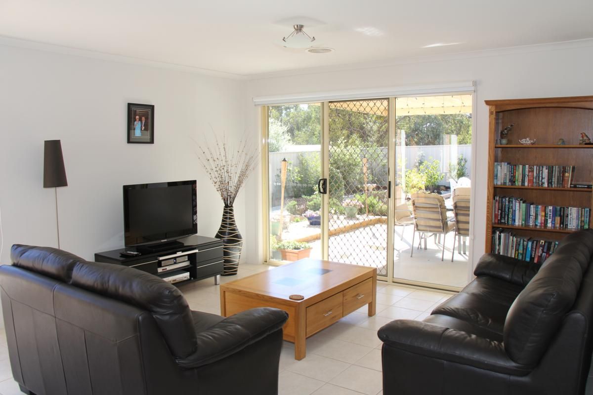 10 Westwood Drive, CALIFORNIA GULLY, VIC 3556