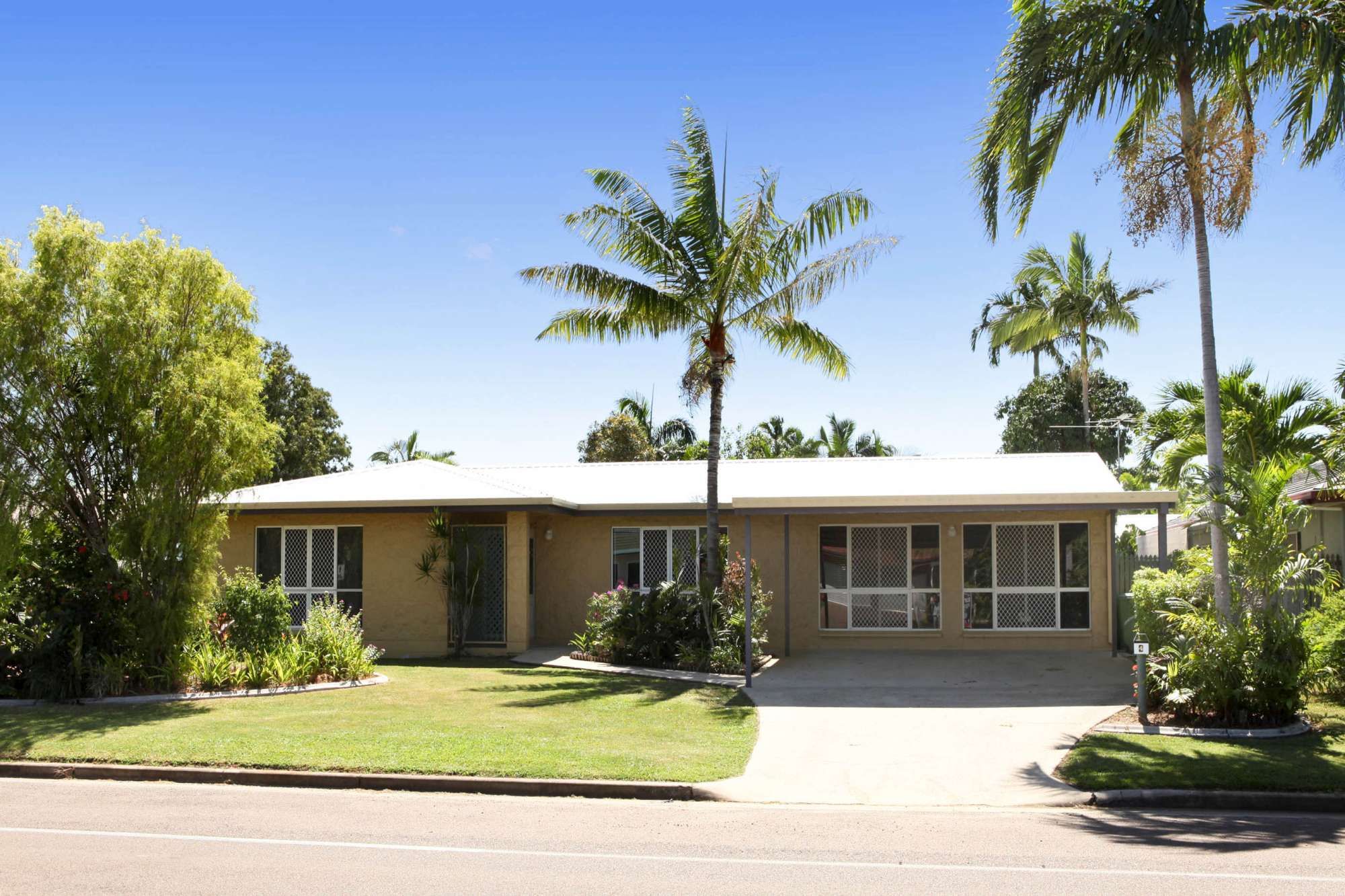 4 Macarthur Drive, ANNANDALE QLD 4814