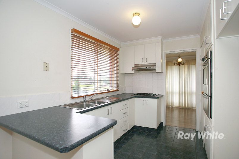 101 Oaktree Drive, HAMPTON PARK, VIC 3976