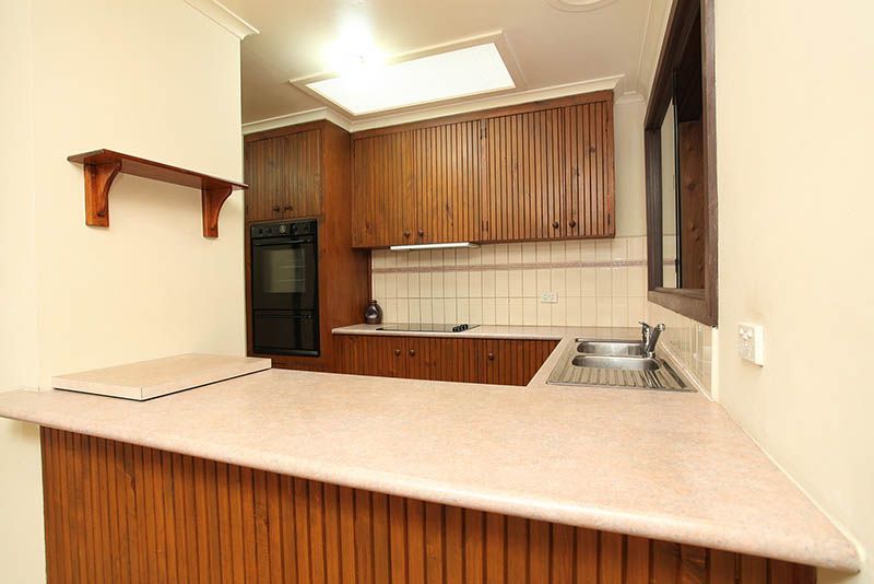 11 Rowan Drive, KEALBA, VIC 3021