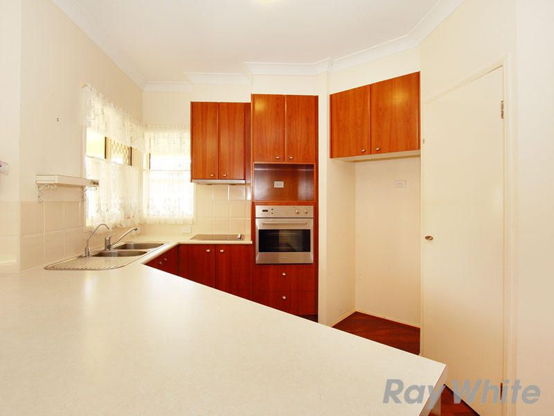 4 King Parrot Court, CASHMERE, QLD 4500
