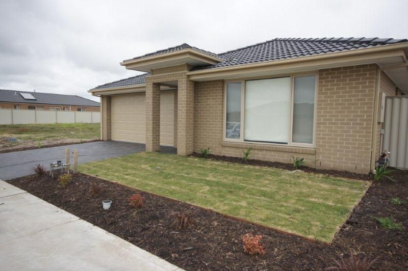 26 Victory Drive, PAKENHAM, VIC 3810