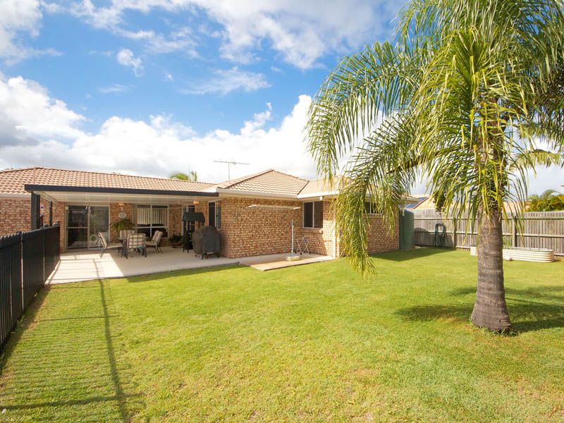 12 Winch Court, BANKSIA BEACH QLD 4507