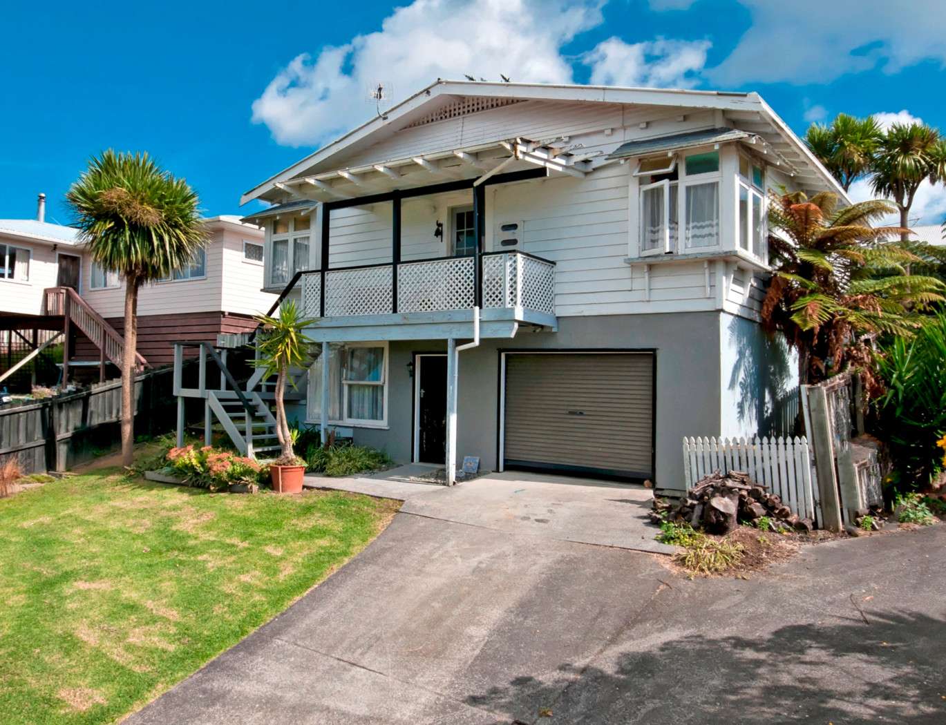 2/55 Chislehurst Street, Henderson, Waitakere City Real Estate Ray
