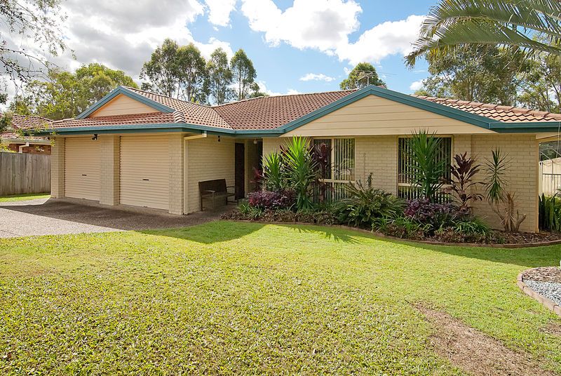 10  Silverdell Crescent, PARKINSON QLD 4115
