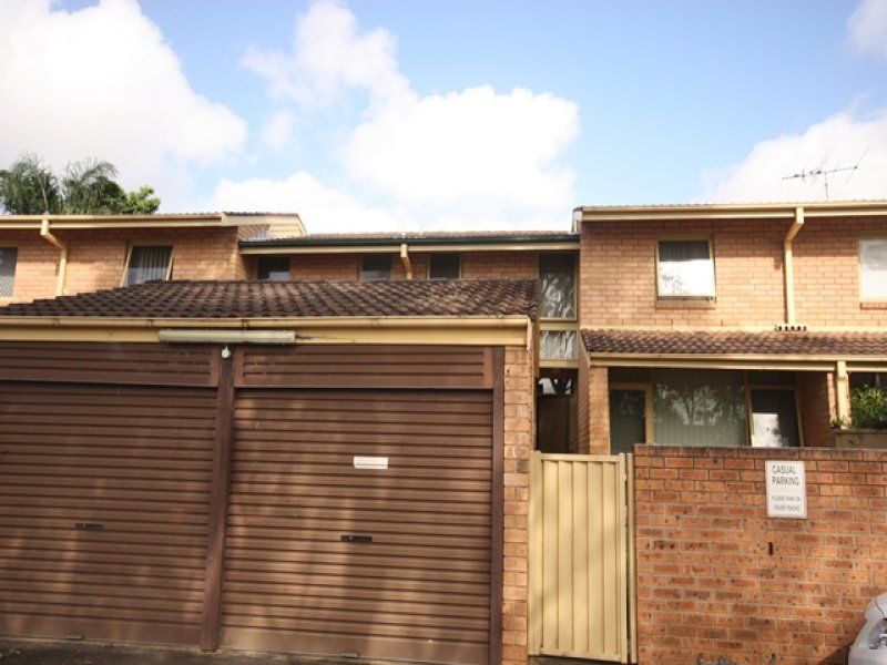 42 Woodhouse Drive, AMBARVALE NSW 2560