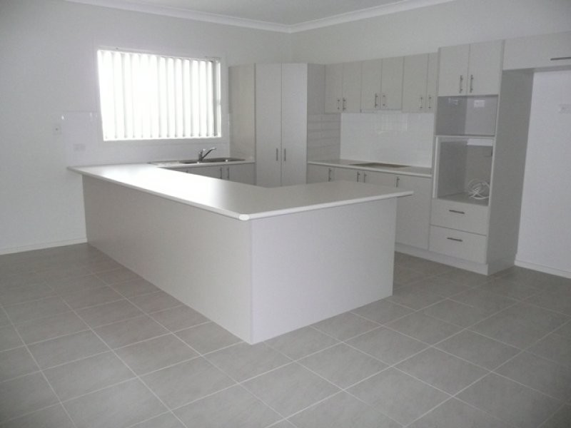 4 Young Circuit, ELDERSLIE, NSW 2570
