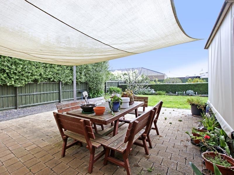 3 Oakwood Crescent, WAURN PONDS, VIC 3216