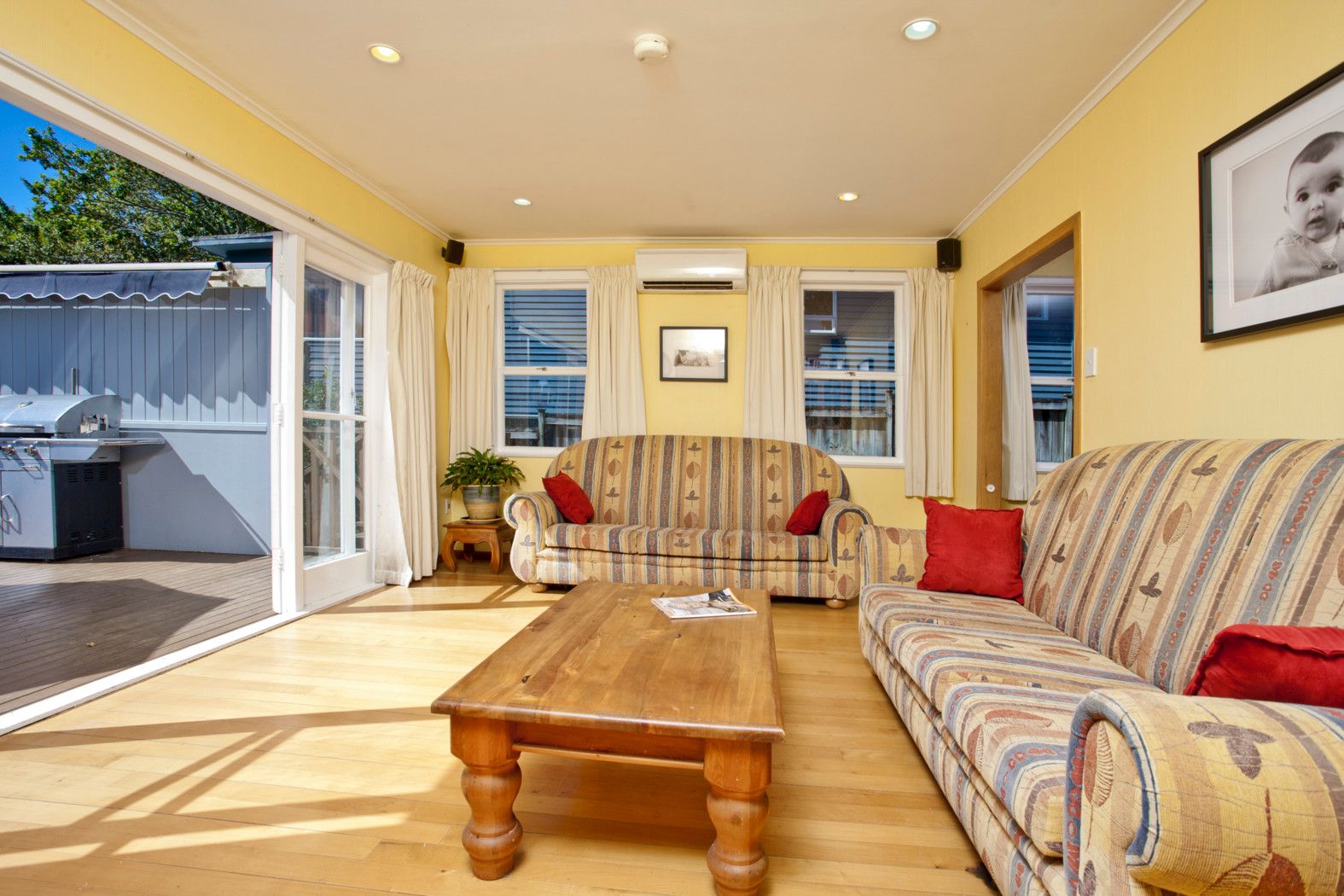 18 Rosecamp Road, BEACH HAVEN, North Shore City