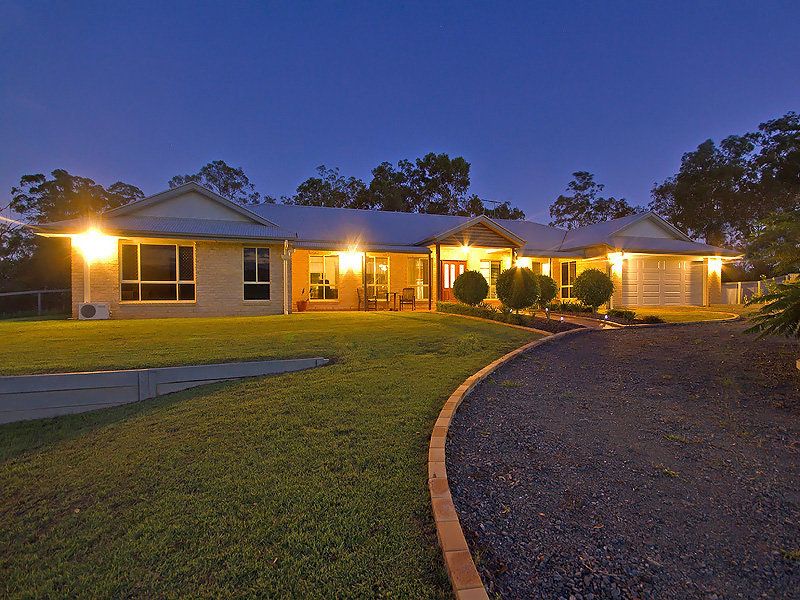 6 Wren Court, GREENBANK QLD 4124