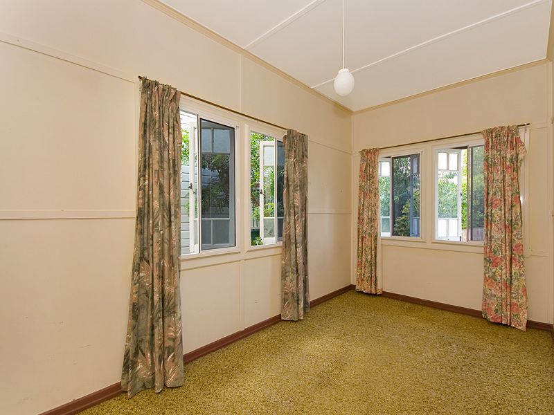 129 Fairfield Road, FAIRFIELD, QLD 4103