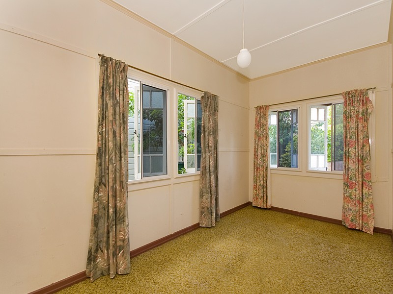 129 Fairfield Road, FAIRFIELD, QLD 4103