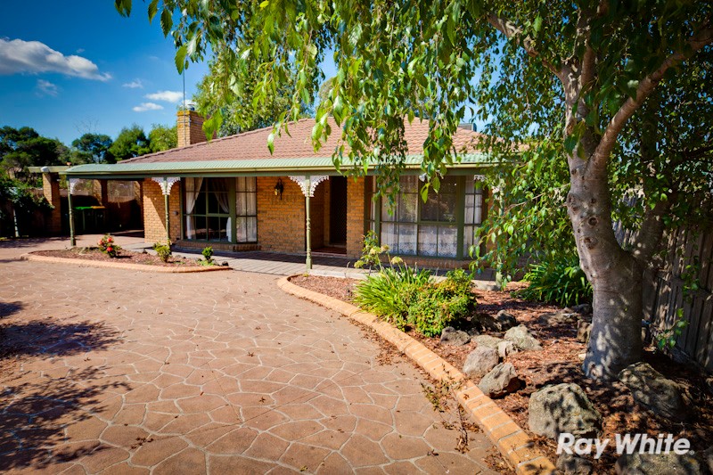 6 Amanda Court, PAKENHAM, VIC 3810