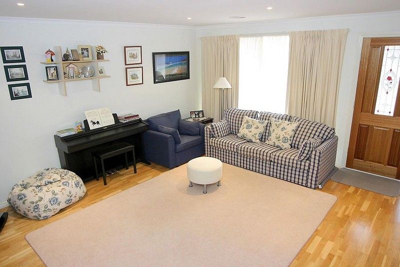 1/4 Leo Close, WANTIRNA SOUTH, VIC 3152