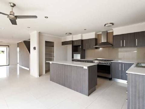 4 Myrtle Court, MOUNTAIN CREEK, QLD 4557