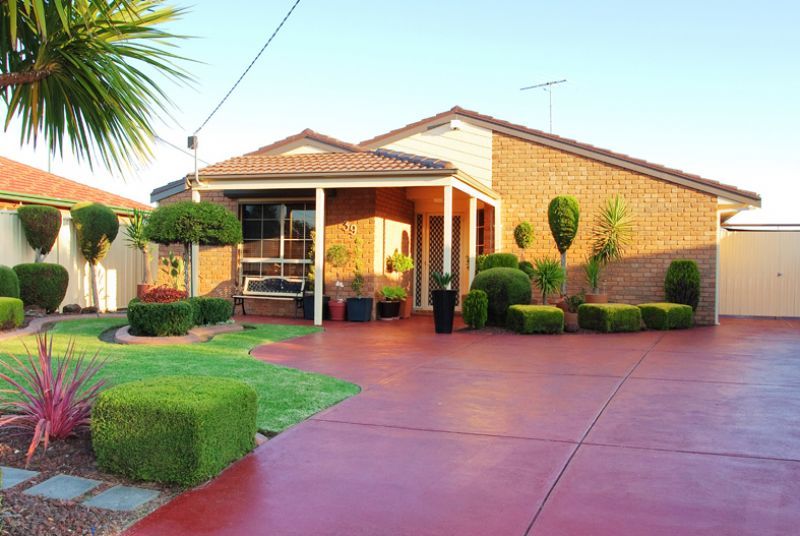 39 Pommel Crescent, EPPING VIC 3076