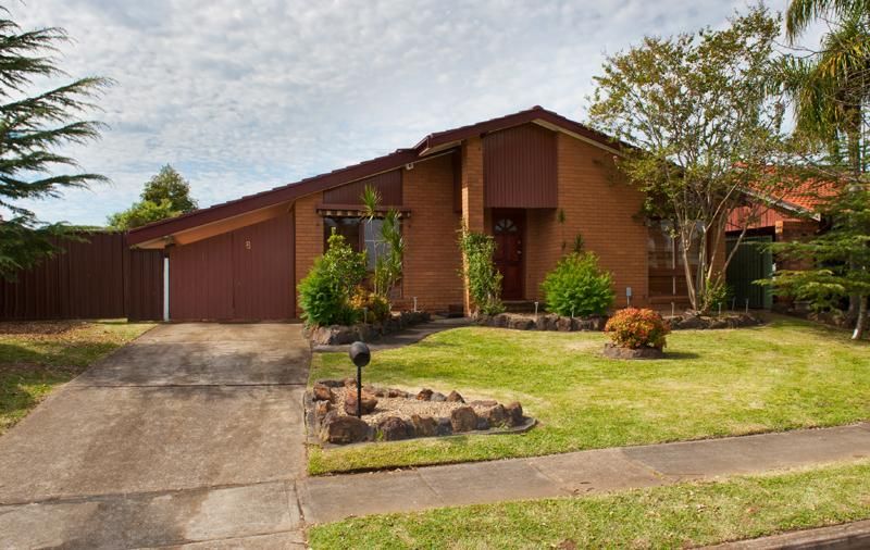 8 Mallacoota Street, WAKELEY NSW 2176