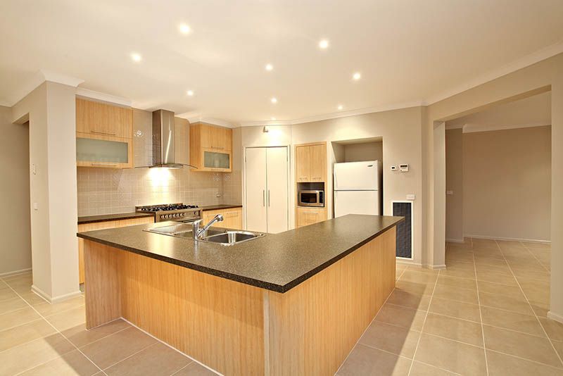 14 Pitt Street, TAYLORS HILL, VIC 3037