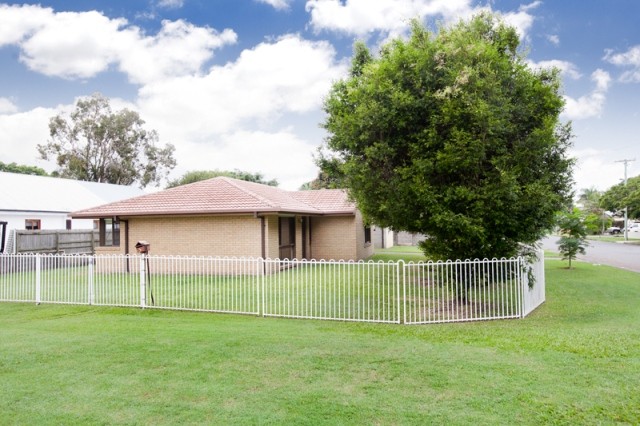 3 School Street, HENDRA, QLD 4011