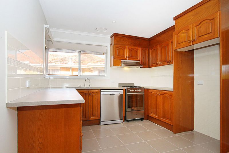 11 McKinnon Street, THOMASTOWN, VIC 3074