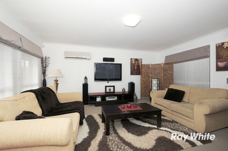 17 Brentwood Drive, CRANBOURNE, VIC 3977