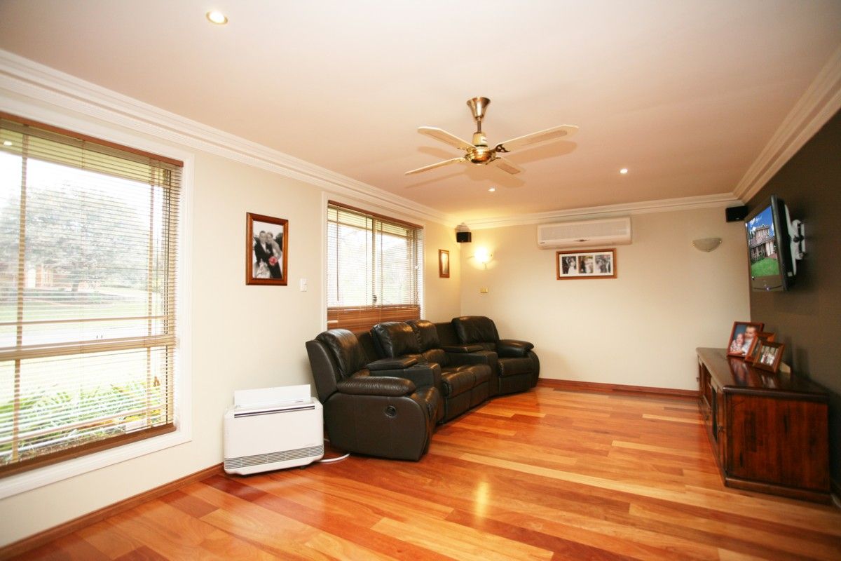 25 Fairywren Close, GLENMORE PARK, NSW 2745
