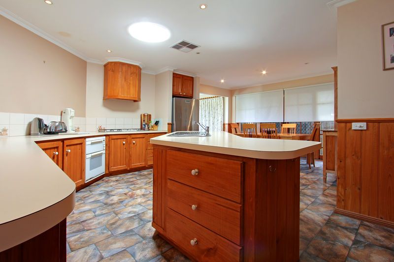 19 Coral Close, ROSEBUD, VIC 3939