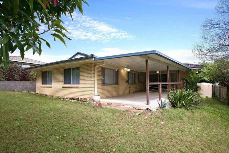 35 Dandenong Road, JAMBOREE HEIGHTS QLD 4074