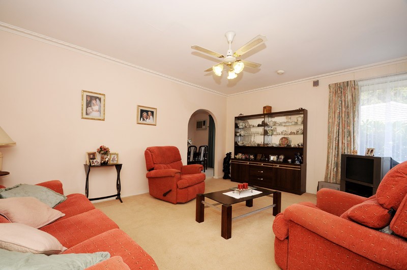 8 Grayson Drive, SCORESBY, VIC 3179