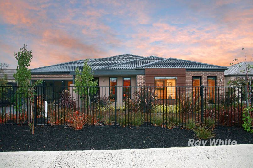 4 Bibury Street, CRANBOURNE NORTH, VIC 3977