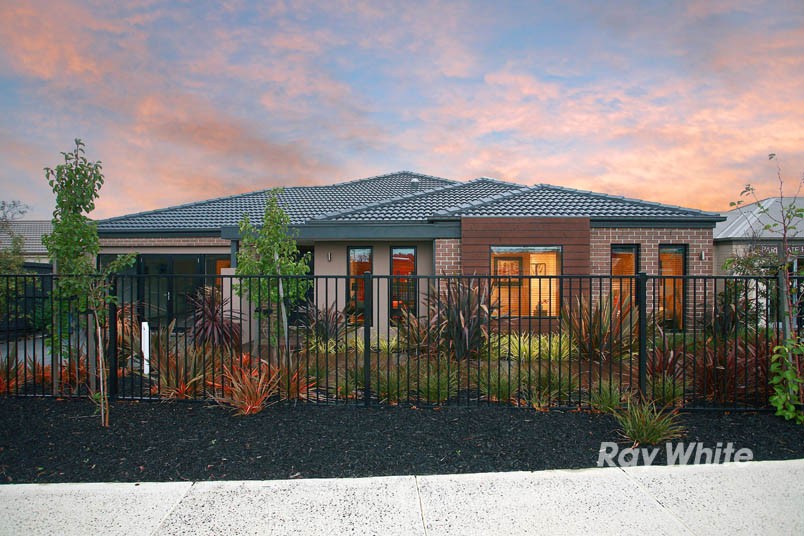 4 Bibury Street, CRANBOURNE NORTH, VIC 3977