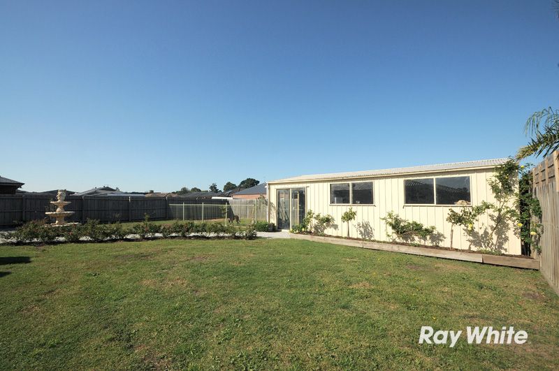 9 Walmac Close, TOORADIN, VIC 3980
