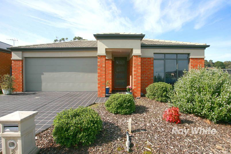 2 Valencia Lane, PAKENHAM VIC 3810