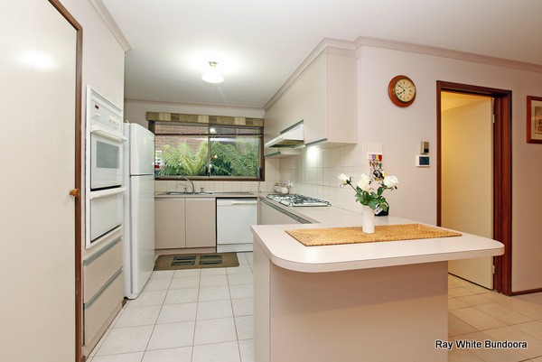 32 Crampton Crescent, MILL PARK, VIC 3082