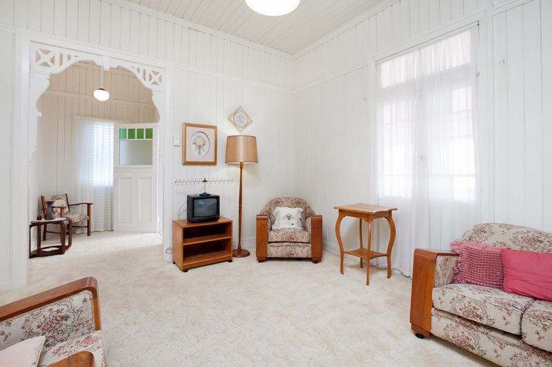 65 Holmesbrook Street, ASHGROVE, QLD 4060