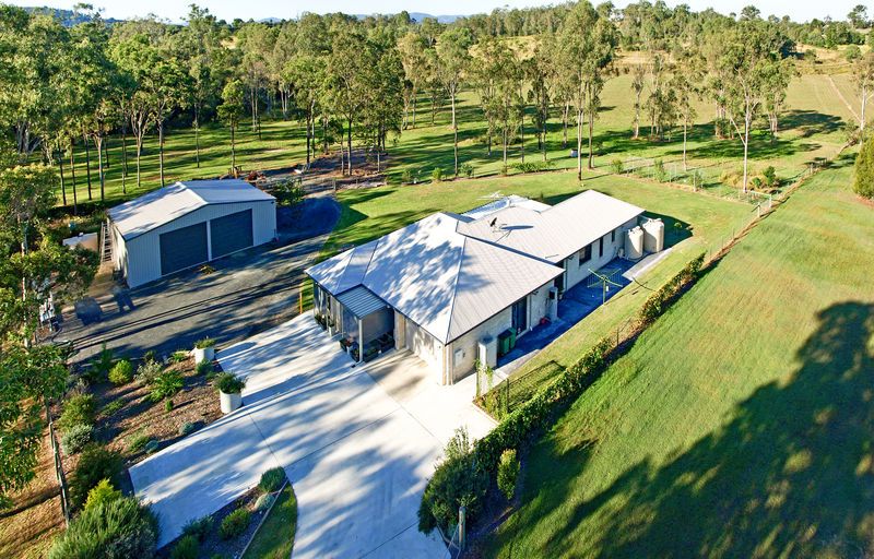 19 Merlot Place, PINE MOUNTAIN, QLD 4306