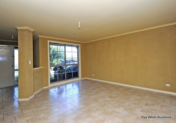 11 Baynton Avenue, ROXBURGH PARK, VIC 3064