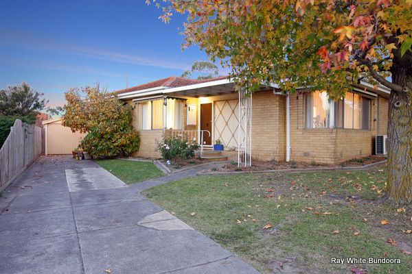 27 Wallara Crescent, BUNDOORA, VIC 3083