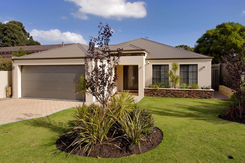 24a Gracechurch Crescent, LEEMING WA 6149